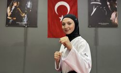 Ahsen öğretmen tekvandodaki şampiyonluklarıyla öğrencilerine örnek oluyor