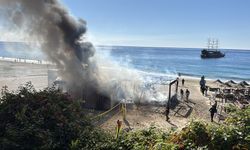 Alanya'da büfede çıkan yangın hasara neden oldu