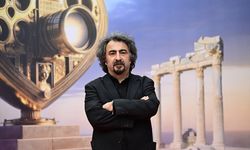 Altın Portakal ödüllü yönetmen dünyayı çocukların gözünden yansıtıyor
