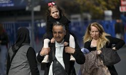 Anıtkabir'de ziyaretçi akını