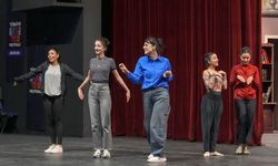 Antalya DOB, 'Dino Ormanı' müzikal çocuk oyununun prömiyerini yapacak