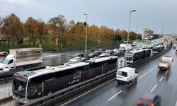 Avcılar'da arızalanan metrobüs yoğunluğa neden oldu