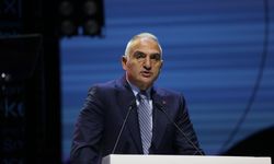 Bakan Ersoy, Antalya'da '15. Uluslararası Resort Turizm Kongresi'nde konuştu: