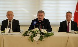 BBP Genel Başkanı Destici, Balıkesir'de gazetecilere açıklamalarda bulundu: