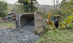 Beykoz'da devrilen kamyonun sürücüsü yaralandı