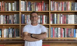 Bodrumlu esnaf kafeteryasında oluşturduğu kitaplıkla müşterilerini okumaya teşvik ediyor