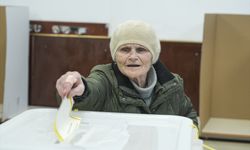 Bosna Hersek'in Sırp entitesindeki seçmenler, erken başkanlık seçimi için oylarını kullanıyor