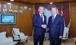 CHP Genel Başkanı Özel, KKTC Başbakanı Üstel'i ziyaret etti