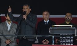 CHP Genel Başkanı Özel, partisinin Sultanbeyli'de düzenlenen mitingine katıldı