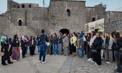Diyarbakır'da şehit ve gazi çocukları tarihi mekanları gezdi