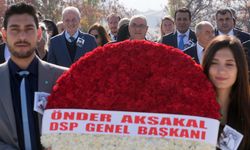 DSP Genel Başkanı Aksakal, vefatının 19. yılında Bülent Ecevit'in kabrini ziyaret etti