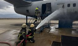 Erzincan Yıldırım Akbulut Havalimanı'nda uçak yangın tatbikatı yapıldı