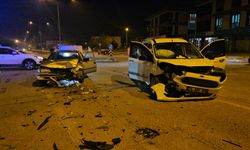 Erzincan'da iki aracın çarpışması sonucu 4 kişi yaralandı