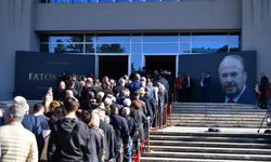 Eski Arnavutluk Başbakanı Fatos Nano son yolculuğuna uğurlandı