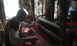 Halep'in son dokuma ustalarından 80 yaşındaki Ezrak: 'Tezgahta dokunan kumaşta ruh var'