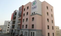 Hatay Defne'de afet konutları ve ticaret merkezlerinin yapımı sürüyor