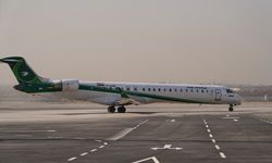 Irak'ta, DAEŞ saldırıları nedeniyle devre dışı kalan Musul Havalimanı'na 2014'ten bu yana ilk uçak indi