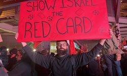 İsrail'in futboldan men edilmesini isteyen binlerce kişi Birmingham'da toplandı