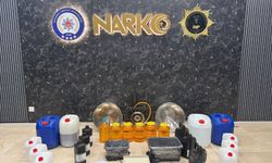 İstanbul'da düzenlenen operasyonda uyuşturucu imalatında kullanılan malzemeler ele geçirildi