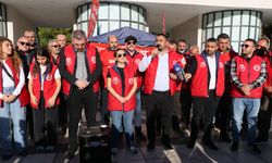 İzmir Büyükşehir Belediyesi işçileri oturma eylemlerini sonlandırdı