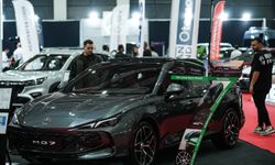 İzmir'de Motorlu Araçlar Fuarı kapılarını açtı