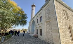 Karabağ'daki tarihi Cuma Mescidi işgalin sonlandırılmasının ardından onarılarak yeniden ibadete açıldı