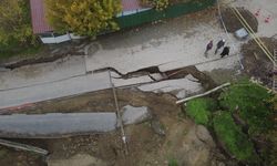 Karabük'te okul inşaatının yanındaki yolun bir bölümü çöktü