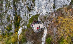 Kastamonu'da 450 metre yükseklikteki cam seyir terasında sonbahar güzelliği yaşanıyor