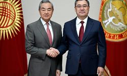 Kırgızistan Dışişleri Bakanı Kulubayev, Çinli mevkidaşı Vang Yi ile görüştü