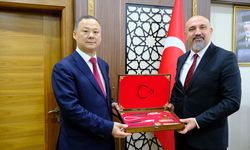 Kırgızistan'ın Ankara Büyükelçisi Kazakbaev'den Sivas Cumhuriyet Üniversitesine ziyaret