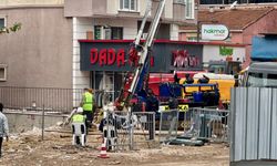 Kocaeli'de 7 katlı apartmanın çöktüğü bölgede çalışmalar devam ediyor
