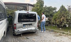 Kocaeli'de otomobil lokanta önündekilere çarptı, 1 kişi öldü, 3 kişi yaralandı