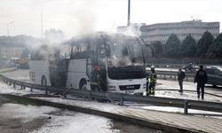 Kocaeli'de yolcu otobüsü yangında kullanılamaz hale geldi