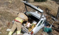 Manisa'da devrilen otomobildeki karı koca öldü