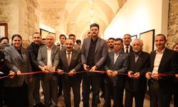 Mardin'de özel eşarp koleksiyonu sergisi açıldı