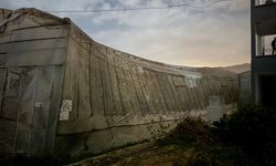 Mersin'de oluşan hortum seralara zarar verdi