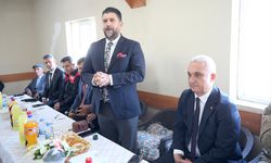 Muş Valisi Çakır, köyde muhtarların taleplerini dinledi