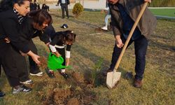 Okullarda fidanlar 'Atatürk ve vatan sevgisi' mesajlarıyla toprakla buluştu