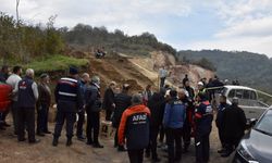 Ordu'da taş ocağı şantiyesinde göçük altında kalan işçiyi arama çalışmalarına yeniden başlandı