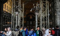 Prof. Dr. Ahmet Güleç Ayasofya'daki iş makinelerine ilişkin açıklama yaptı: