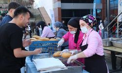 Recep Tayyip Erdoğan Üniversitesinde geleneksel hamsi şenliği düzenlendi