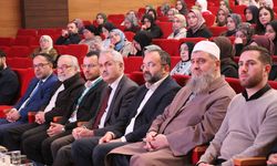 Rize'de 'Kayıp Coğrafyanın İzinde Doğu Türkistan' konulu konferans düzenlendi