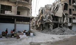 Savaşın yıktığı Şam'daki Yermük Kampı'nda, binlerce ailenin geri dönüşüyle hayat yeniden filizleniyor