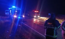 Siirt'te devrilen midibüsteki 15 işçi yaralandı