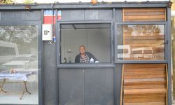 Sındırgı'da depremzede esnafa konteyner desteği