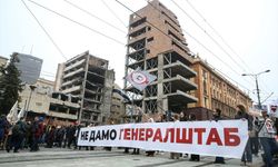 Sırbistan'da özel kanunla alınan eski genelkurmay binasının yıkım kararına tepki