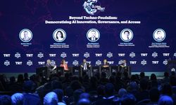 TRT World Forum 2025'te büyük teknoloji şirketlerinin yapay zeka hakimiyetini aşma konusu ele alındı