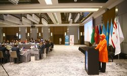 Türk Kızılay Genel Başkanı Yılmaz, Bakü'de, Türk Devletleri Kızılay Ağı Toplantısı'nda konuştu: