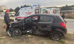 Uşak'ta iki otomobilin çarpıştığı kazada 1 kişi öldü