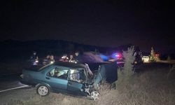 Uşak'ta kepçeyle çarpışan otomobildeki baba öldü, oğlu yaralandı